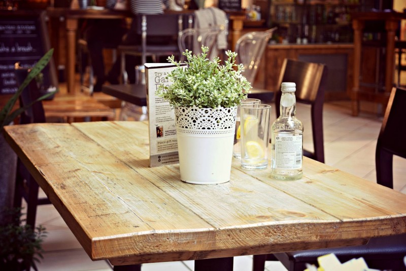 Garden-Kitchen-Newcastle-table