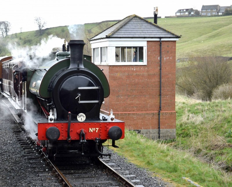 Embsay-Bolton-Abbey-Steam-Railway-train