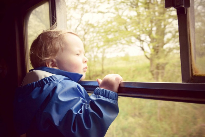 toddler-train-window