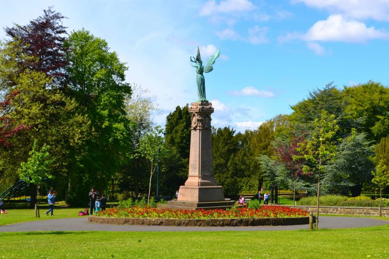 saltwell statue