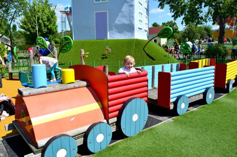 Peppa-Pig-world-train