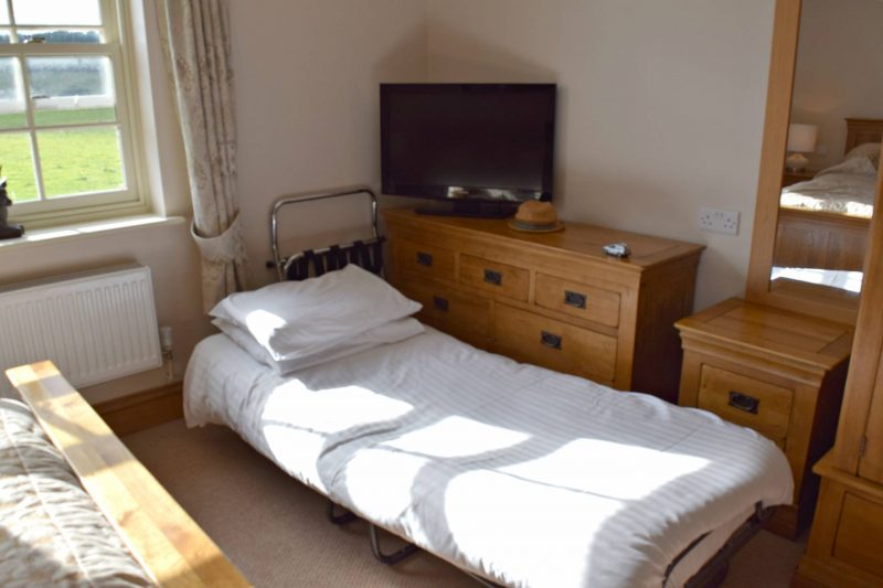 Oxpasture-Hall-Hotel-toddler-bed