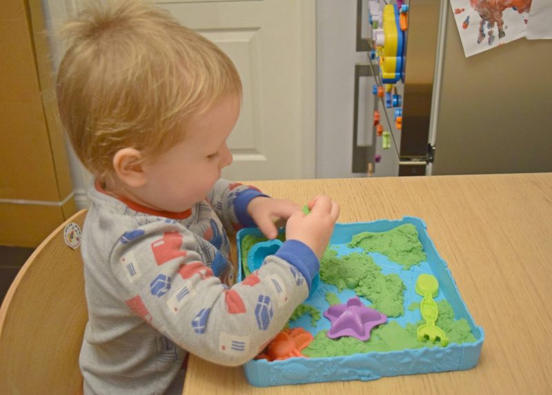 kinetic-sand-playing-with