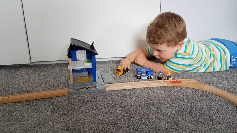 Brio-police-station