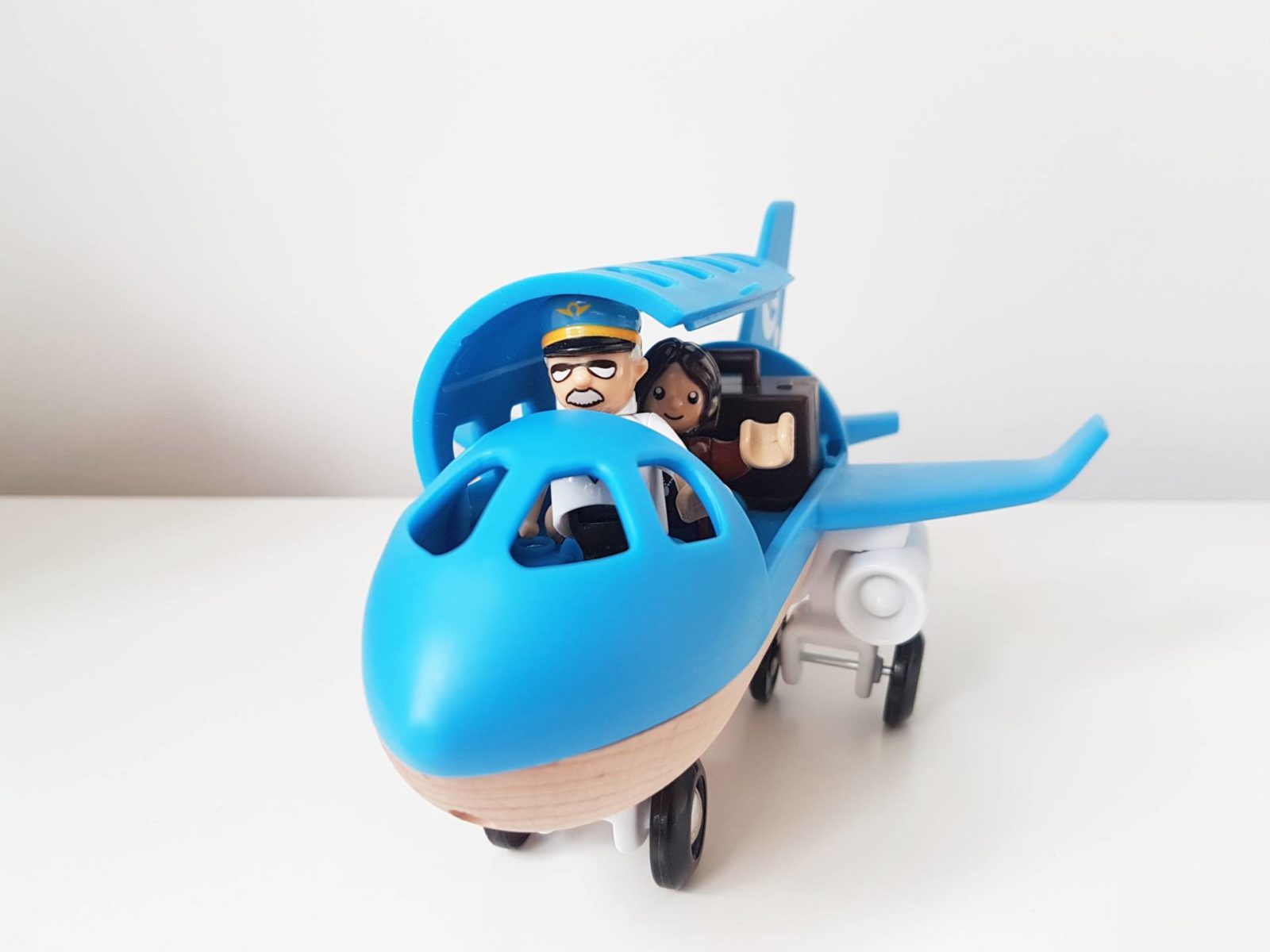 Brio plane hot sale