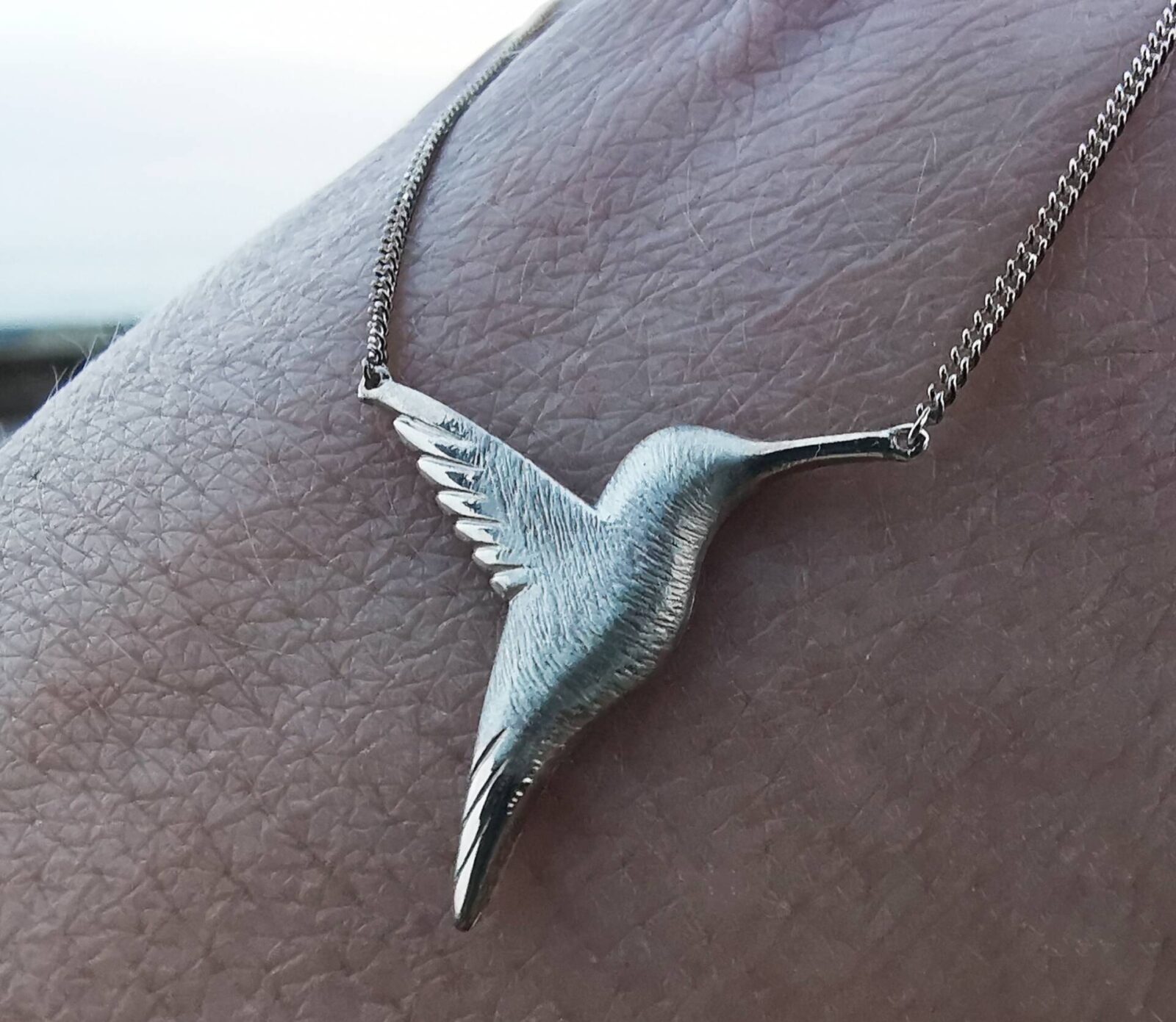 Jana=-Reinhardt-hummingbird-pendant