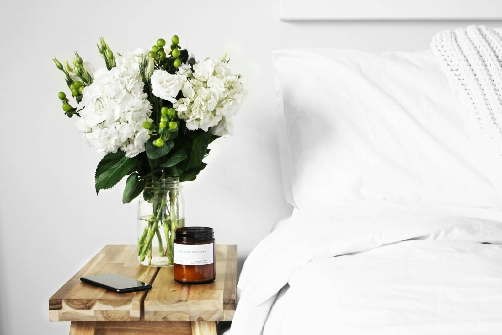 7 Simple Ways to Style Your Bedroom with a Single Bed