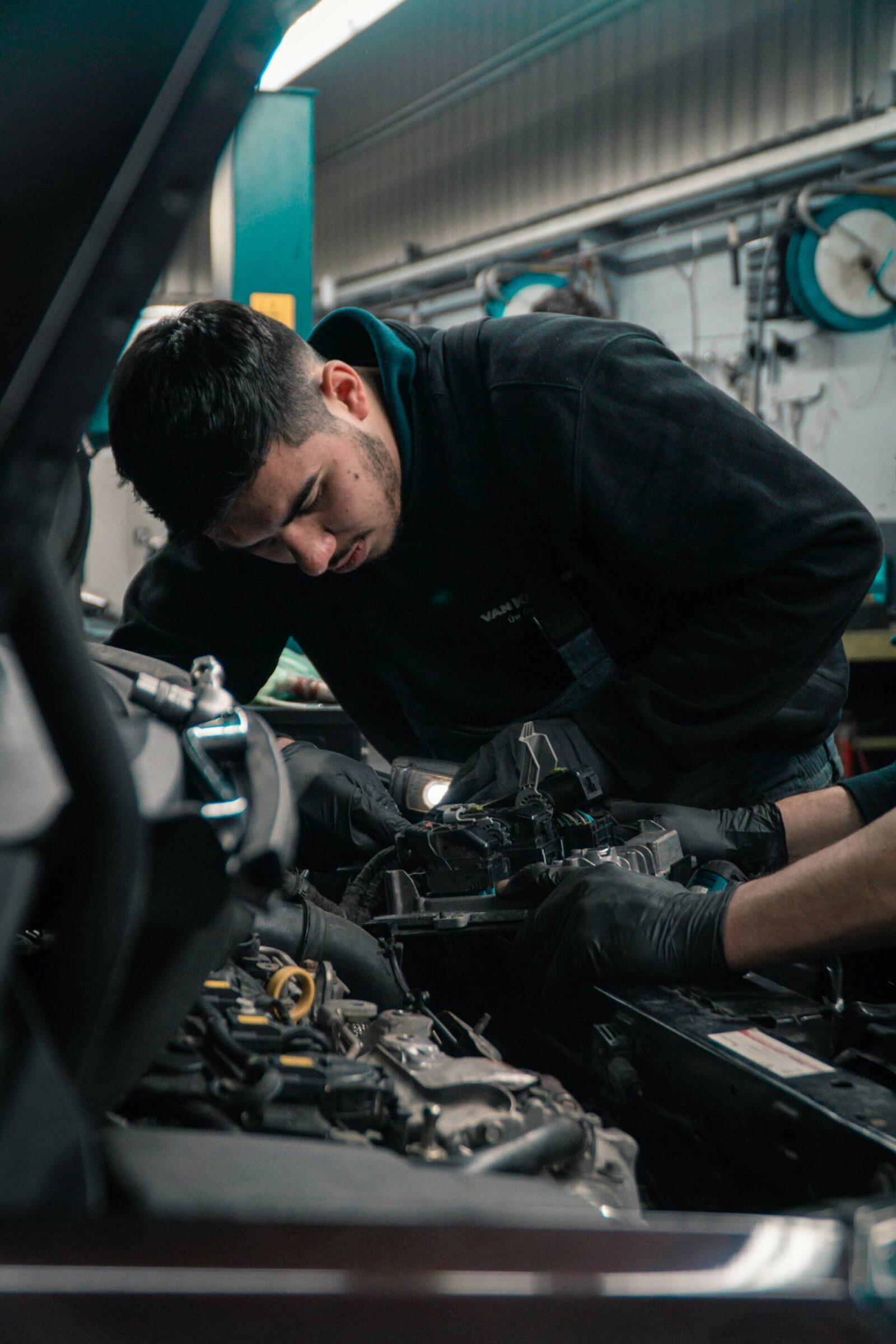 When Technology and Leverage Collide: Smart Car Jacks Explained